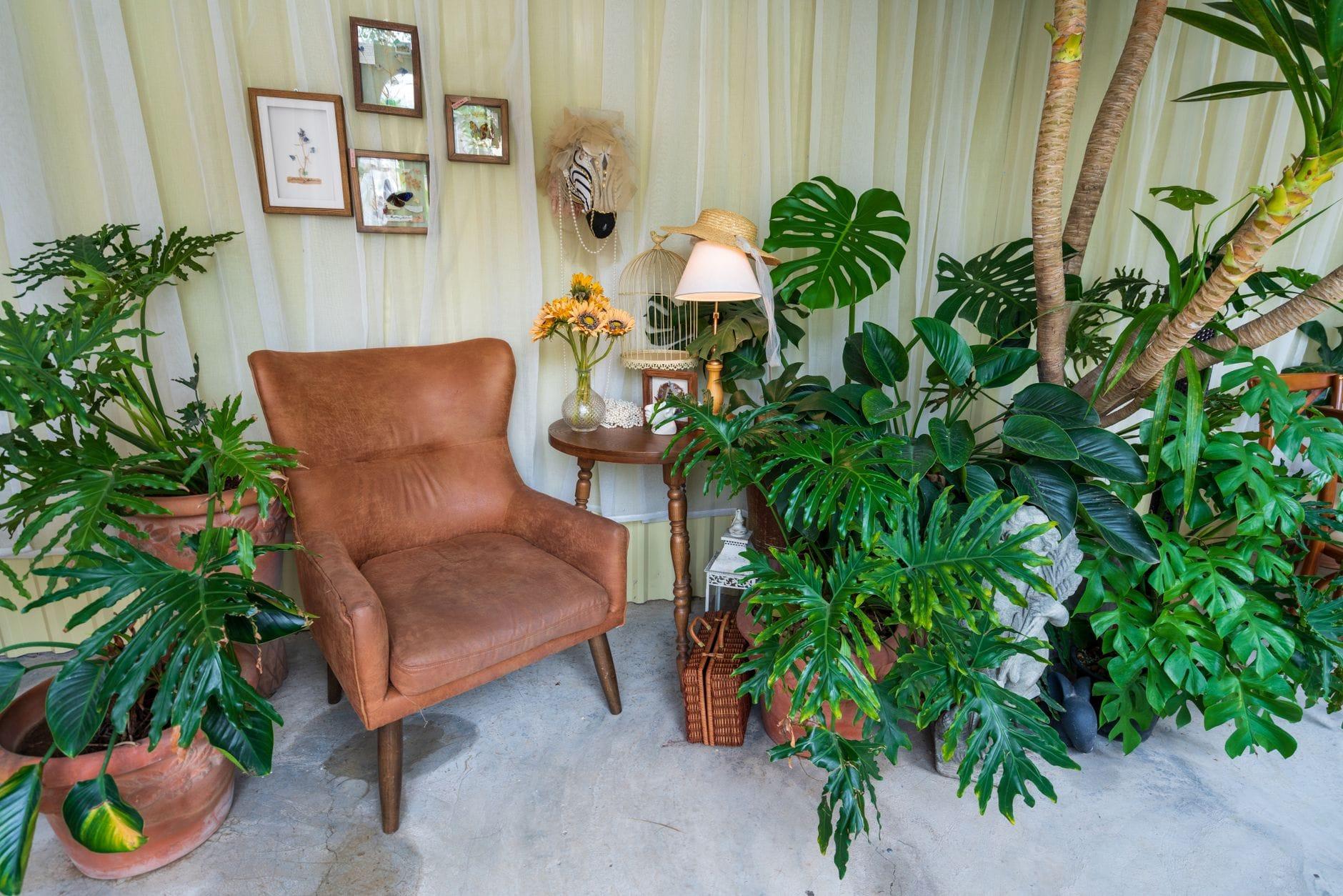 Egg Chair Replica: Fabric vs Leather — 2026 Guide